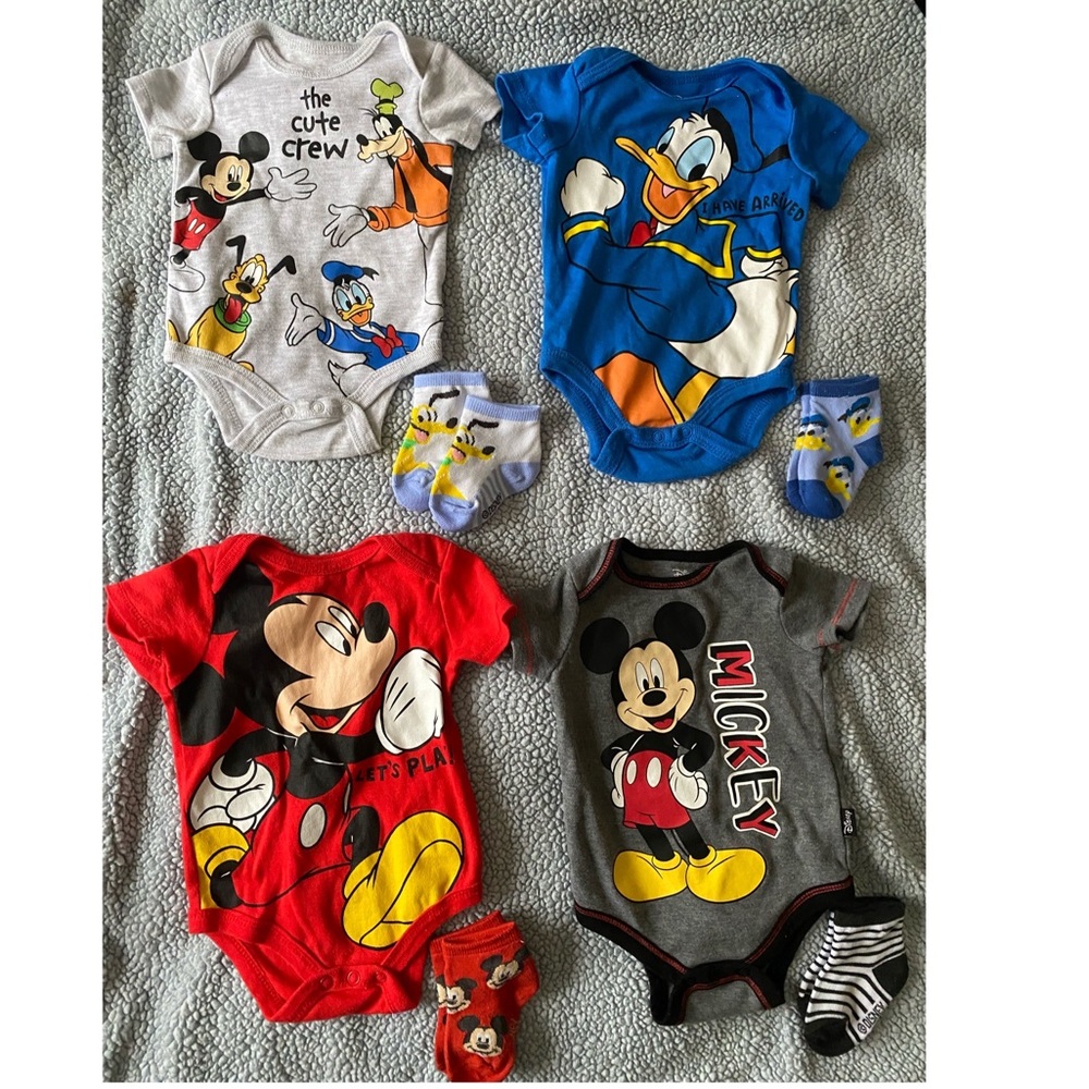 Disney bundle of onesies with matching socks 0-3 months